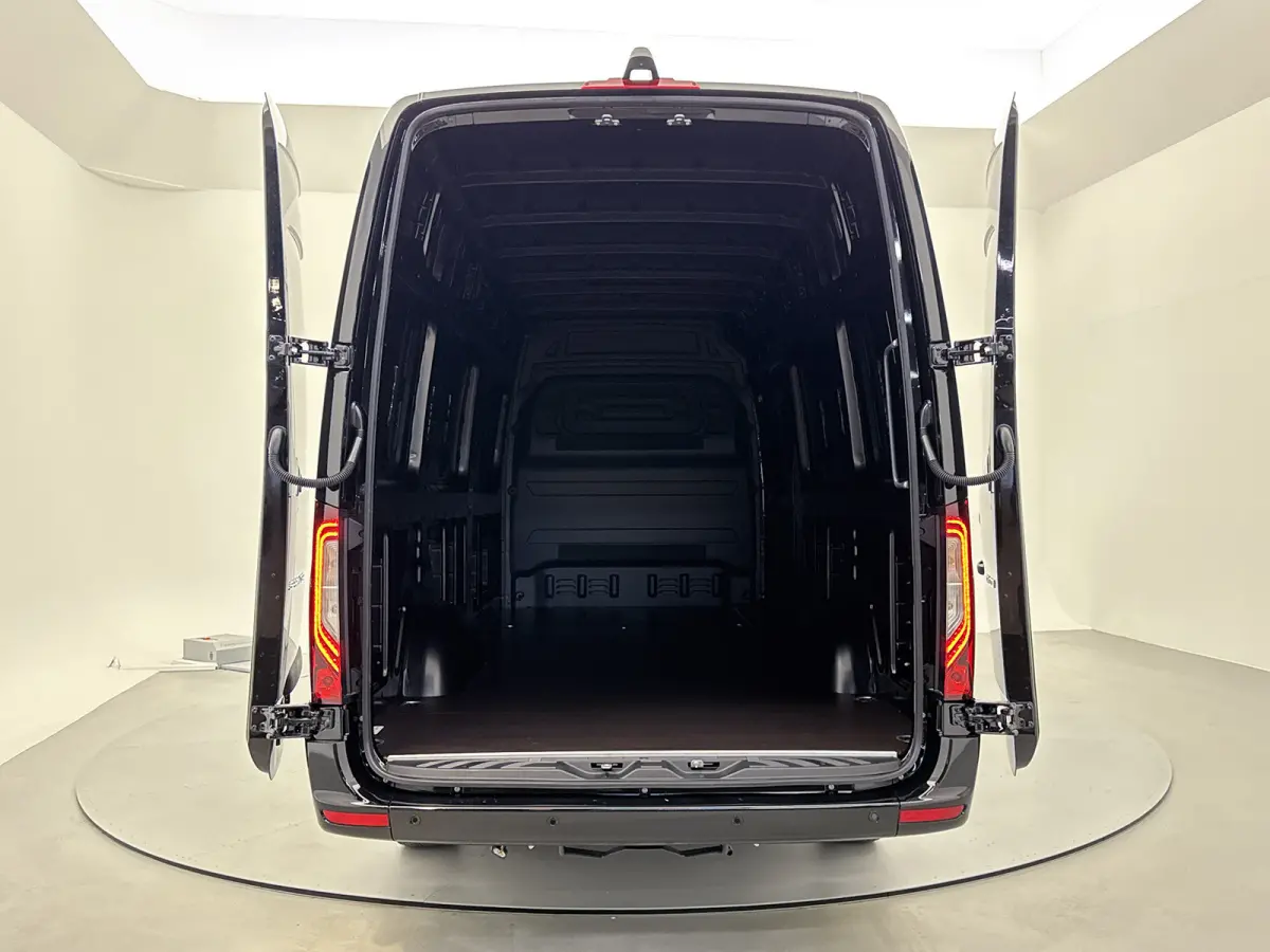 317 L3H2 PRO Led voor+achter Navigatie Achteruitrijcamera 3500KG Trekgewicht