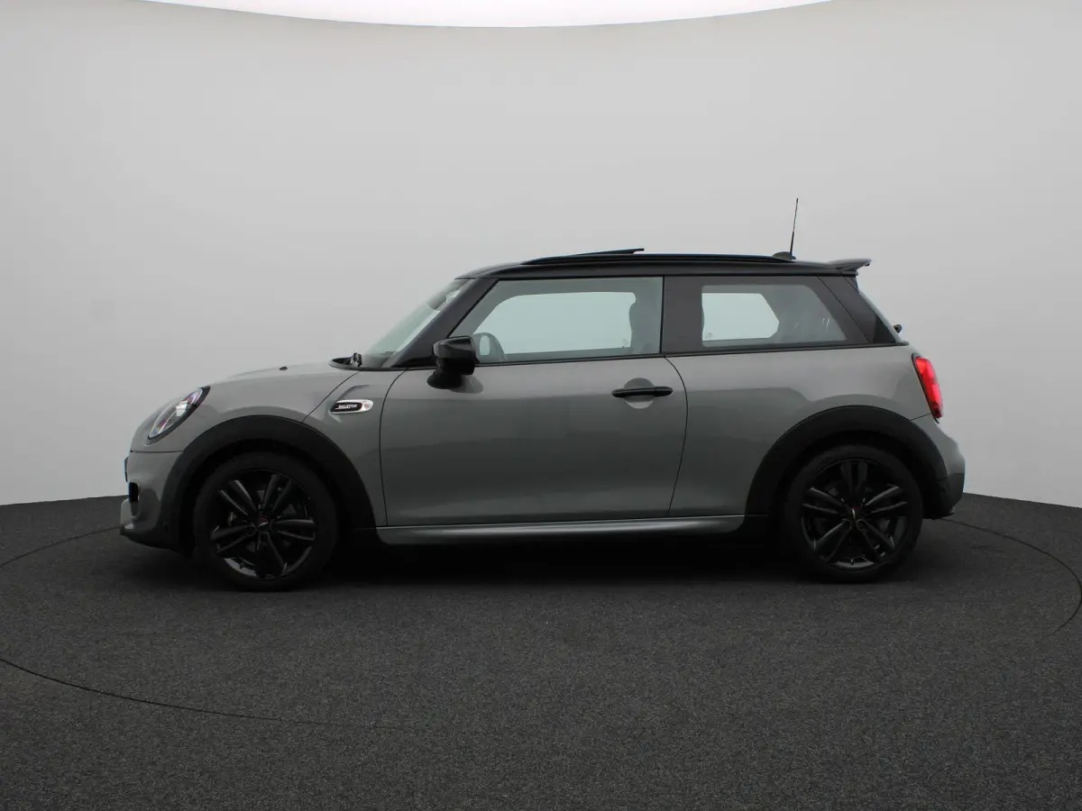 Cooper Dalston Edition + John Cooper Works Uitvoering + Serious Business + Panoramadak + Harman Kardon + 17''