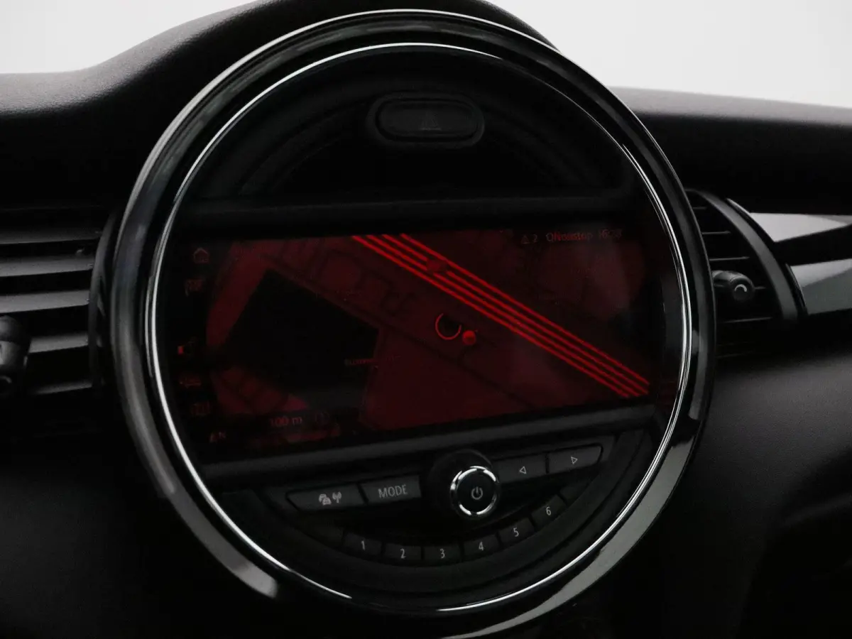 Cooper Dalston Edition + John Cooper Works Uitvoering + Serious Business + Panoramadak + Harman Kardon + 17''