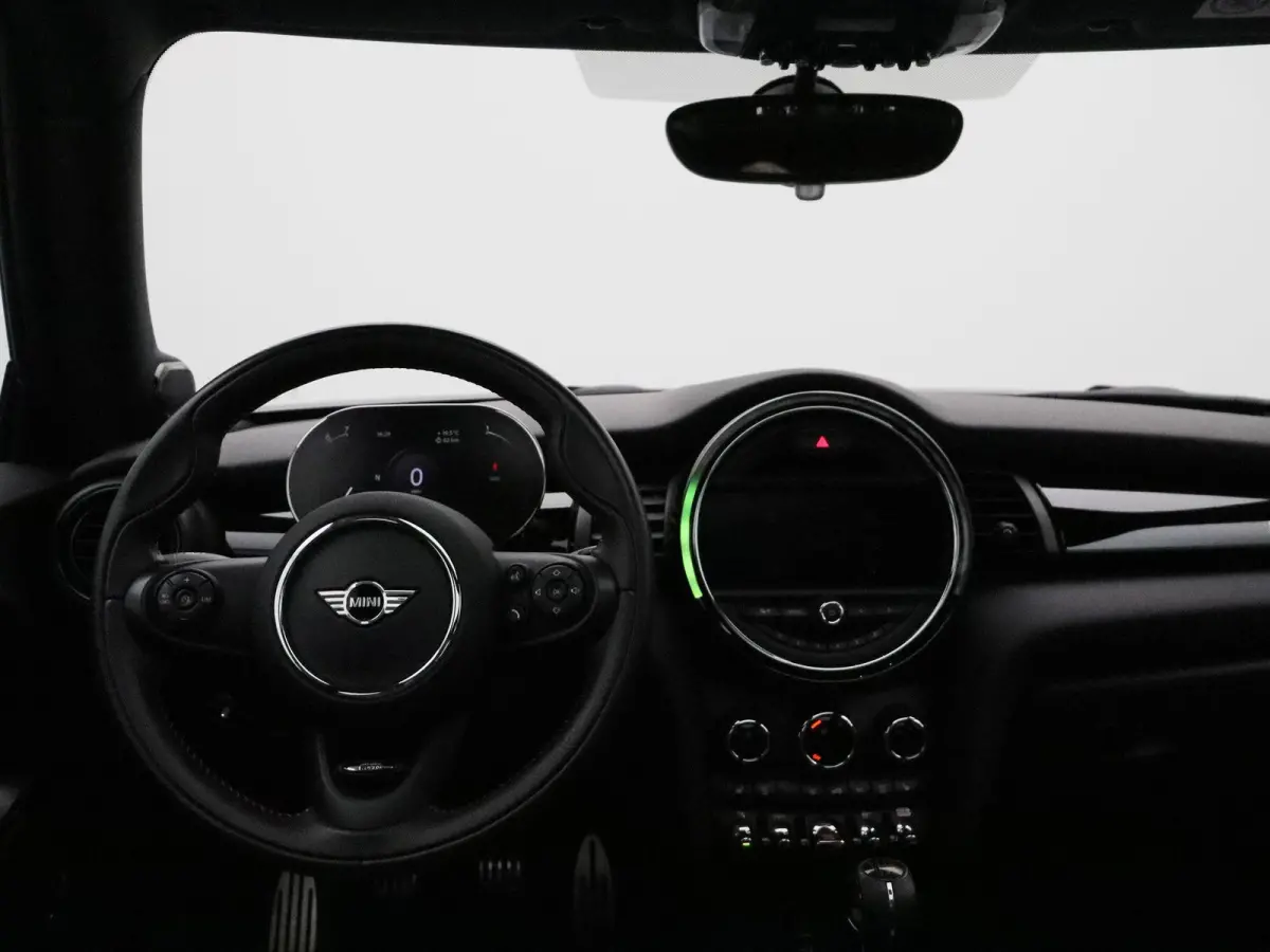 Cooper Dalston Edition + John Cooper Works Uitvoering + Serious Business + Panoramadak + Harman Kardon + 17''