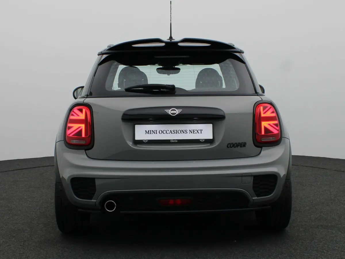 Cooper Dalston Edition + John Cooper Works Uitvoering + Serious Business + Panoramadak + Harman Kardon + 17''