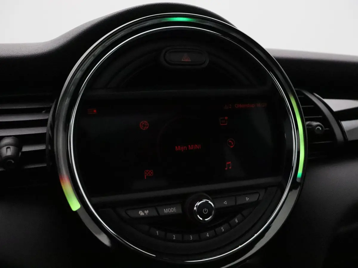 Cooper Dalston Edition + John Cooper Works Uitvoering + Serious Business + Panoramadak + Harman Kardon + 17''