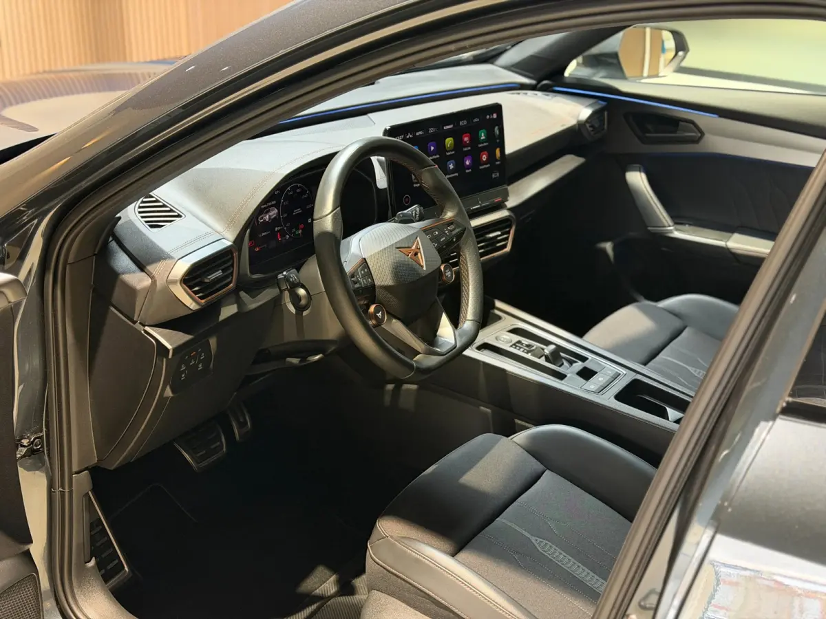 1.4 e-Hybrid VZ Performance|Pano|Camera|Matrix