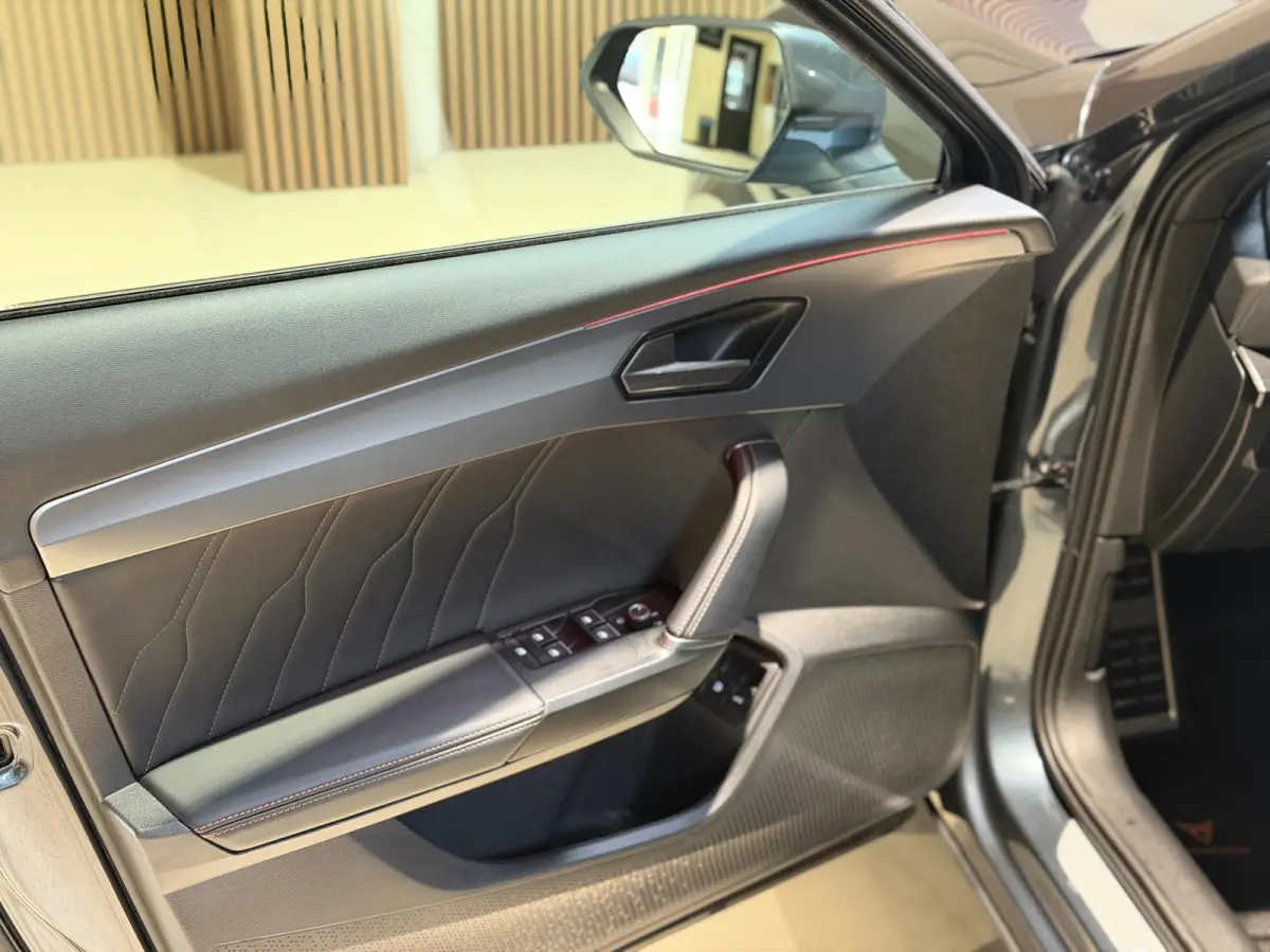 1.4 e-Hybrid VZ Performance|Pano|Camera|Matrix