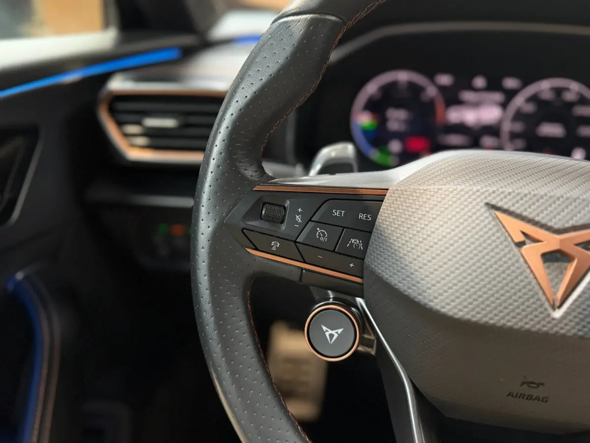 1.4 e-Hybrid VZ Performance|Pano|Camera|Matrix