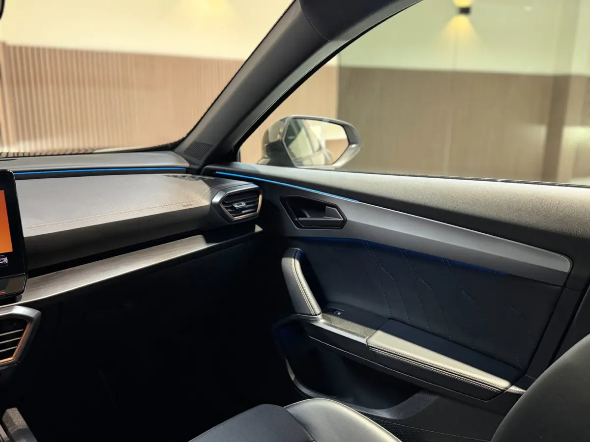 1.4 e-Hybrid VZ Performance|Pano|Camera|Matrix