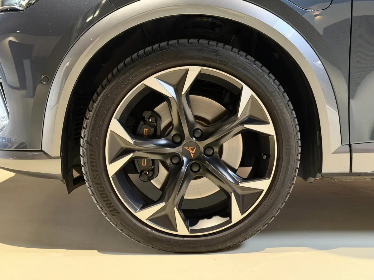 1.4 e-Hybrid VZ Performance|Pano|Camera|Matrix