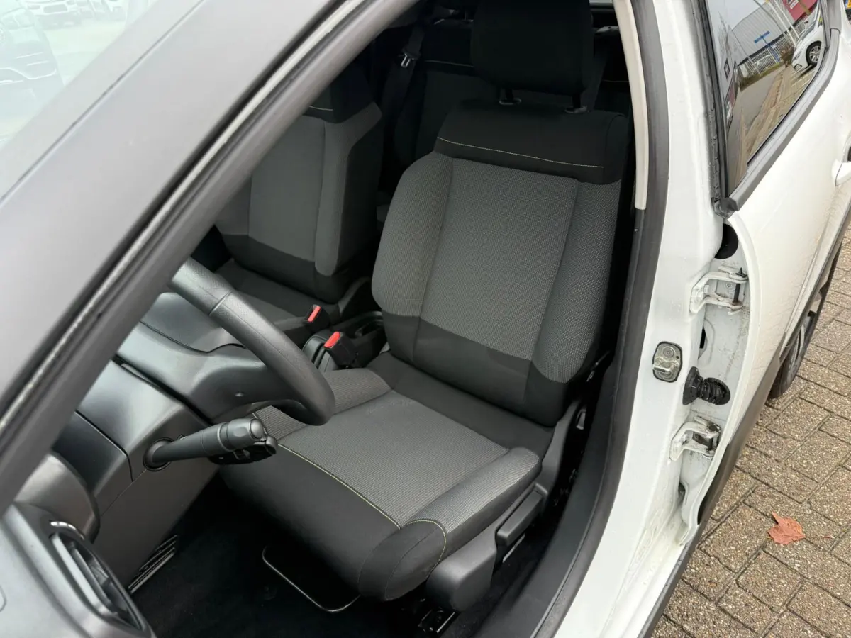 1.2 PureTech Feel, Facelift, Navi, Dealer auto