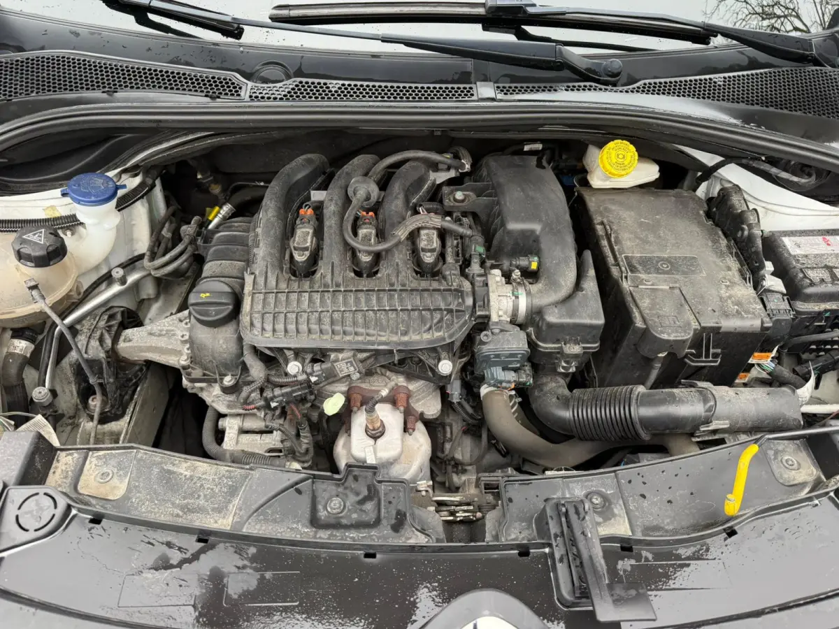 1.2 PureTech Feel, Facelift, Navi, Dealer auto