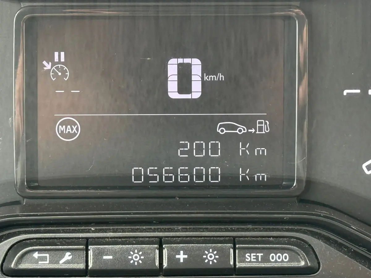 1.2 PureTech Feel, Facelift, Navi, Dealer auto