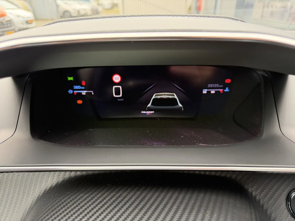 100pk GT (Camera - Keyless Entry - Parkeersensoren V+A - LED - Navigatie - Automatische Airco - Draadloos laden - Apple Carplay - 3D Cockpit)