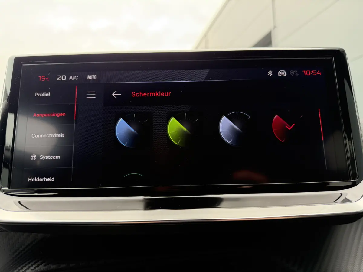 100pk GT (Camera - Keyless Entry - Parkeersensoren V+A - LED - Navigatie - Automatische Airco - Draadloos laden - Apple Carplay - 3D Cockpit)