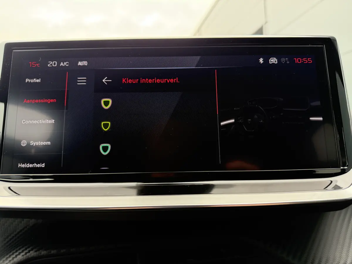 100pk GT (Camera - Keyless Entry - Parkeersensoren V+A - LED - Navigatie - Automatische Airco - Draadloos laden - Apple Carplay - 3D Cockpit)