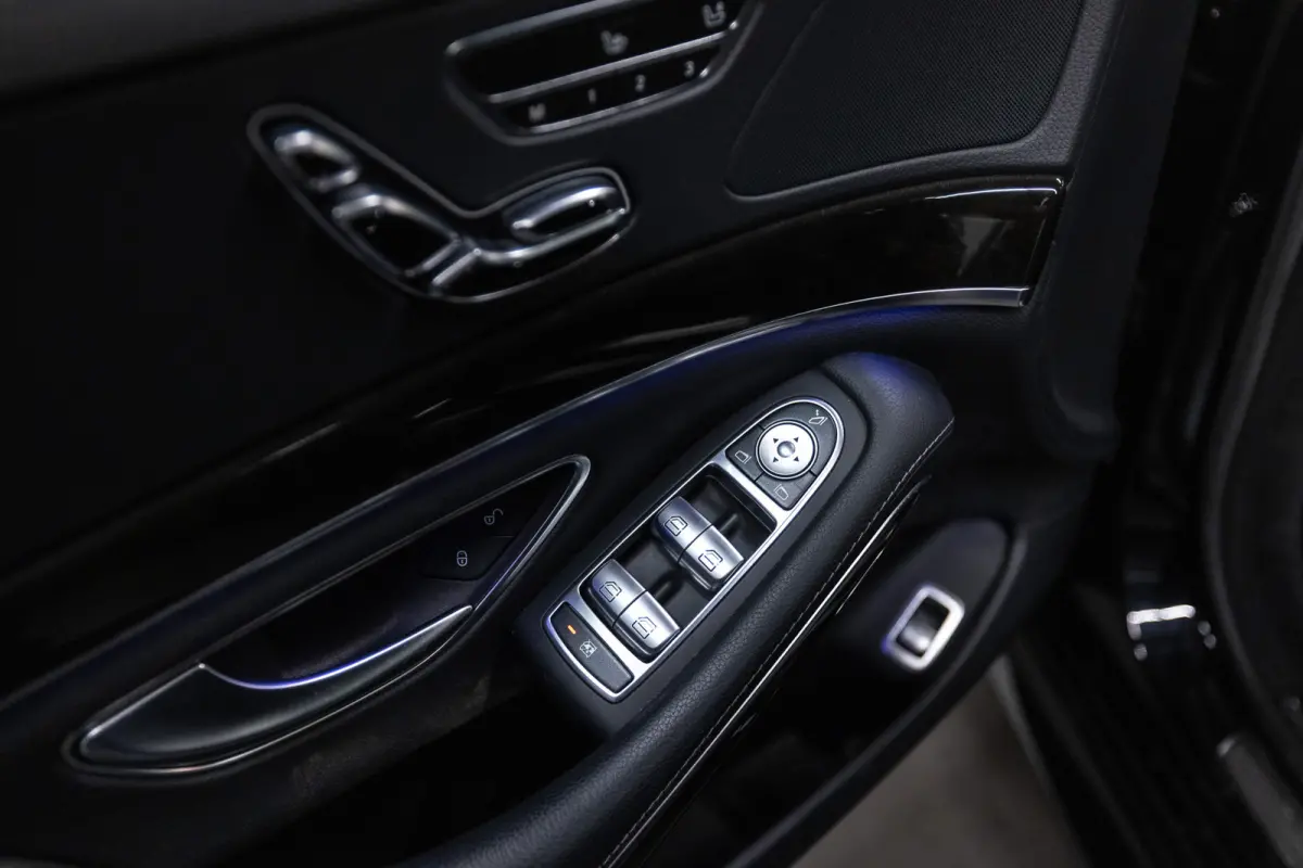 400 HYBRID Btw auto, (€ 32.190,08 Ex B.T.W) DEALER AUTO AANBIEDING