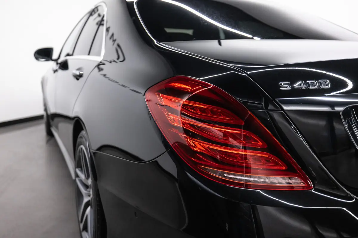 400 HYBRID Btw auto, (€ 32.190,08 Ex B.T.W) DEALER AUTO AANBIEDING
