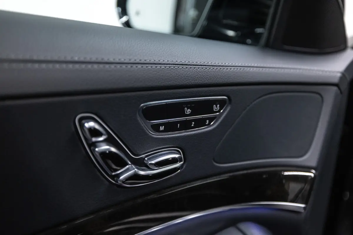 400 HYBRID Btw auto, (€ 32.190,08 Ex B.T.W) DEALER AUTO AANBIEDING