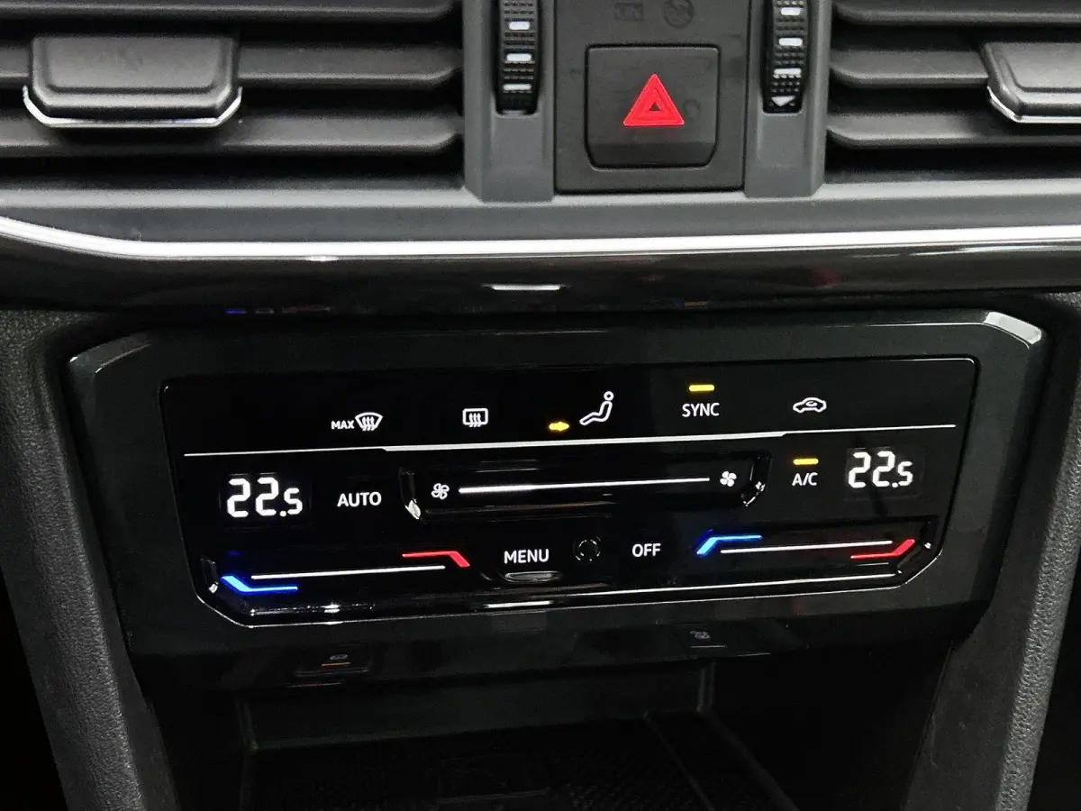 1.5 TSI Style Business Intense | 7 PERSOONS | AUTOMAAT | CAMERA | NAVIGATIE | DRAADLOOS TELEFOONLADER | APPLE CARPLAY | VIRTUAL COCKPIT