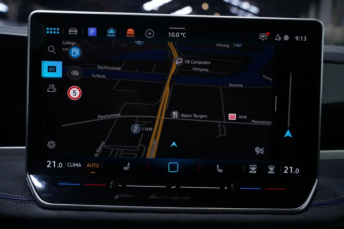 R-line 150 PK DSG Panodak camera IQ Light Stoel-/stuurverwarming Apple Carplay R-Line int./ext. 19 Inch