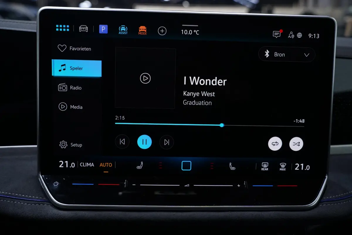 R-line 150 PK DSG Panodak camera IQ Light Stoel-/stuurverwarming Apple Carplay R-Line int./ext. 19 Inch