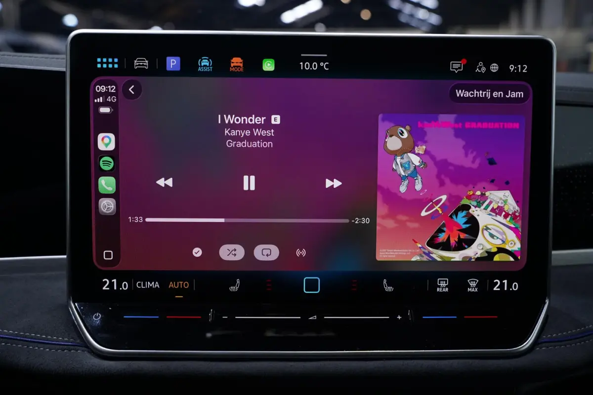 R-line 150 PK DSG Panodak camera IQ Light Stoel-/stuurverwarming Apple Carplay R-Line int./ext. 19 Inch