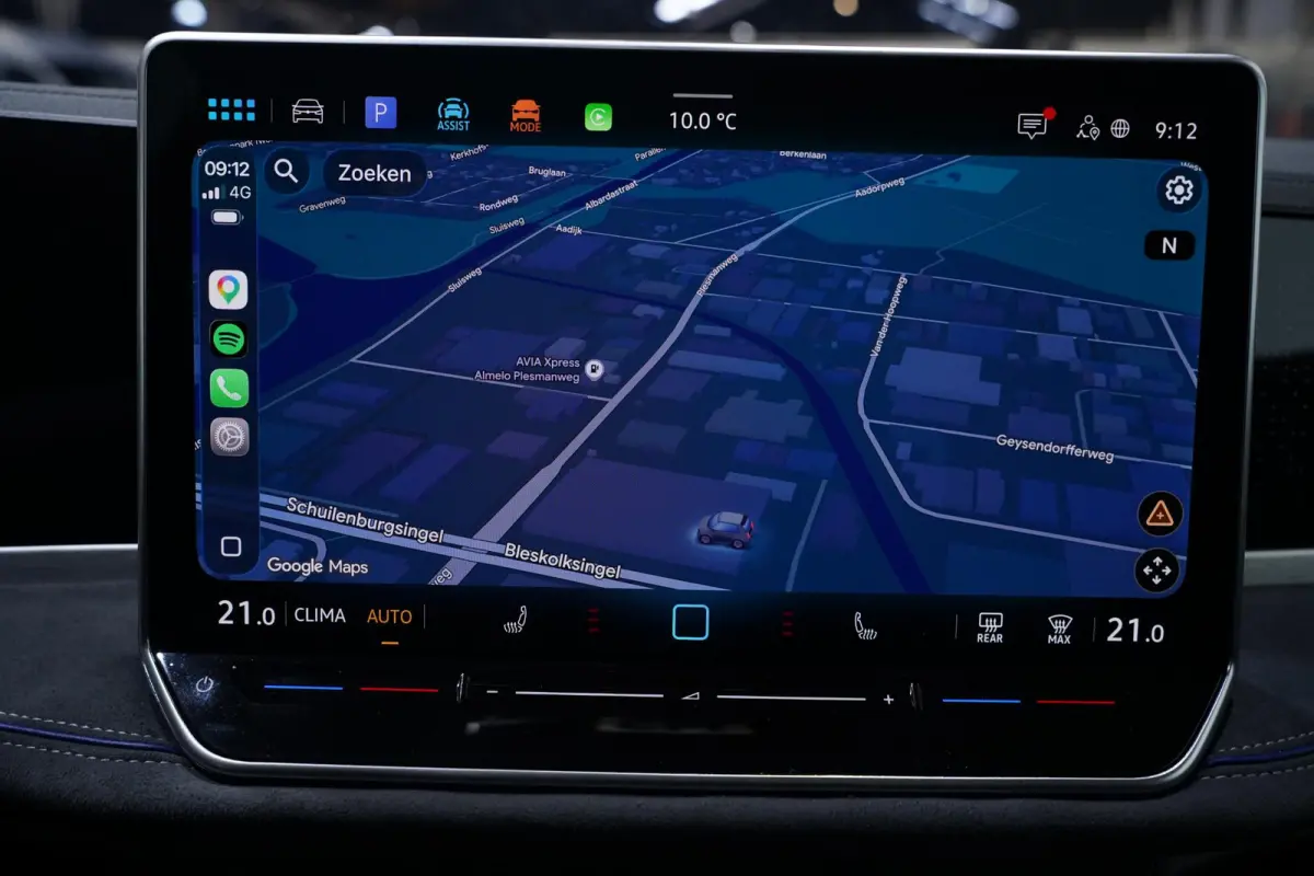 R-line 150 PK DSG Panodak camera IQ Light Stoel-/stuurverwarming Apple Carplay R-Line int./ext. 19 Inch