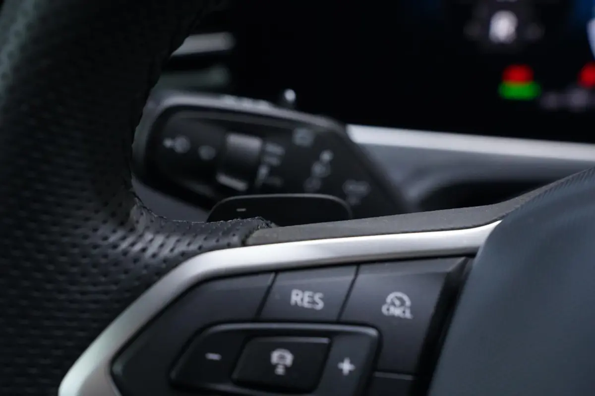 R-line 150 PK DSG Panodak camera IQ Light Stoel-/stuurverwarming Apple Carplay R-Line int./ext. 19 Inch