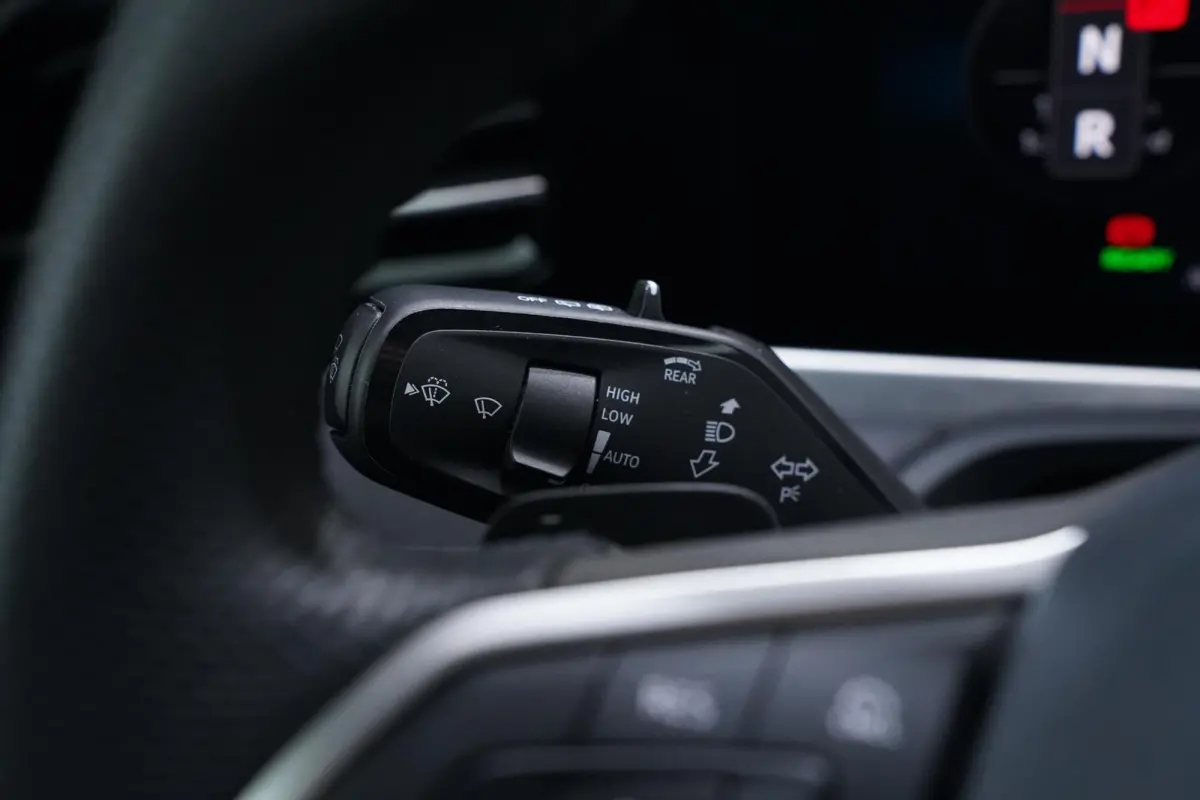 R-line 150 PK DSG Panodak camera IQ Light Stoel-/stuurverwarming Apple Carplay R-Line int./ext. 19 Inch