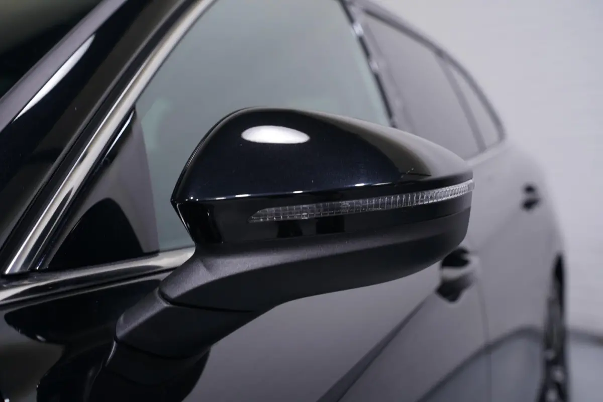 R-line 150 PK DSG Panodak camera IQ Light Stoel-/stuurverwarming Apple Carplay R-Line int./ext. 19 Inch