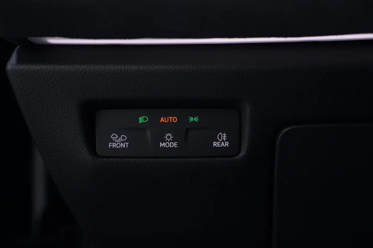 R-line 150 PK DSG Panodak camera IQ Light Stoel-/stuurverwarming Apple Carplay R-Line int./ext. 19 Inch