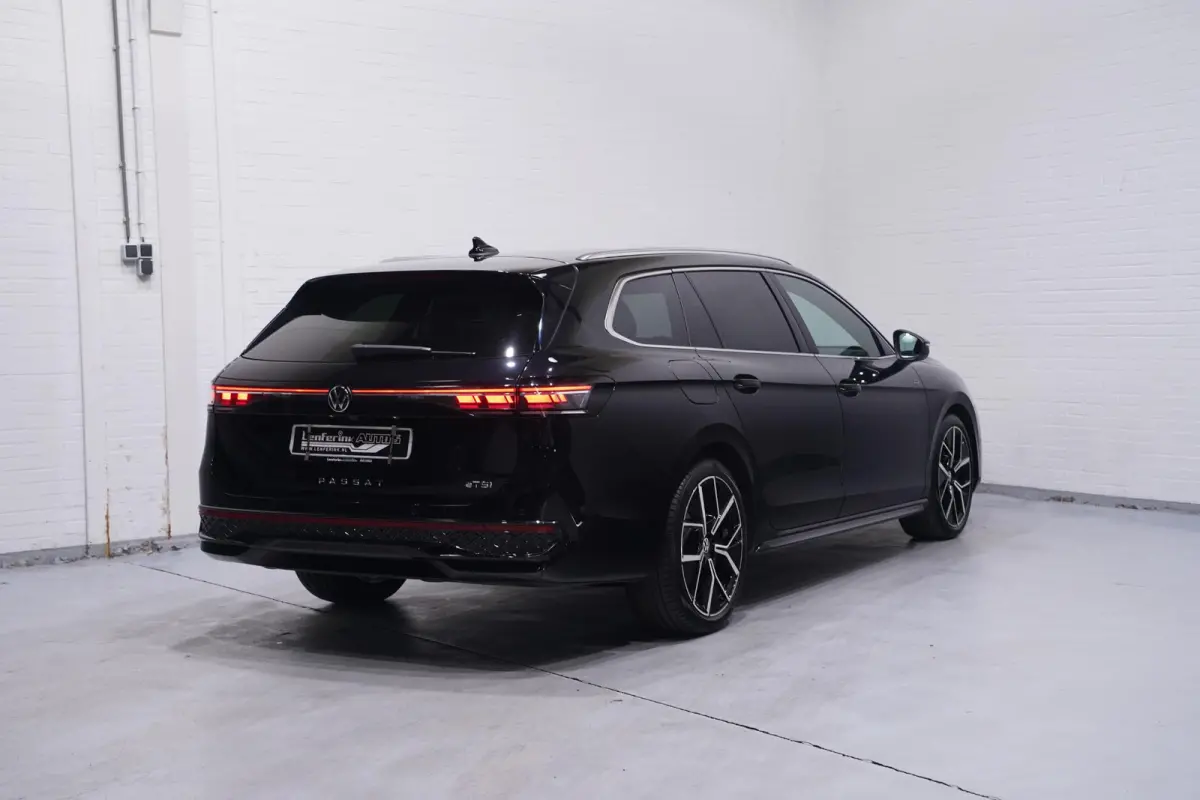 R-line 150 PK DSG Panodak camera IQ Light Stoel-/stuurverwarming Apple Carplay R-Line int./ext. 19 Inch