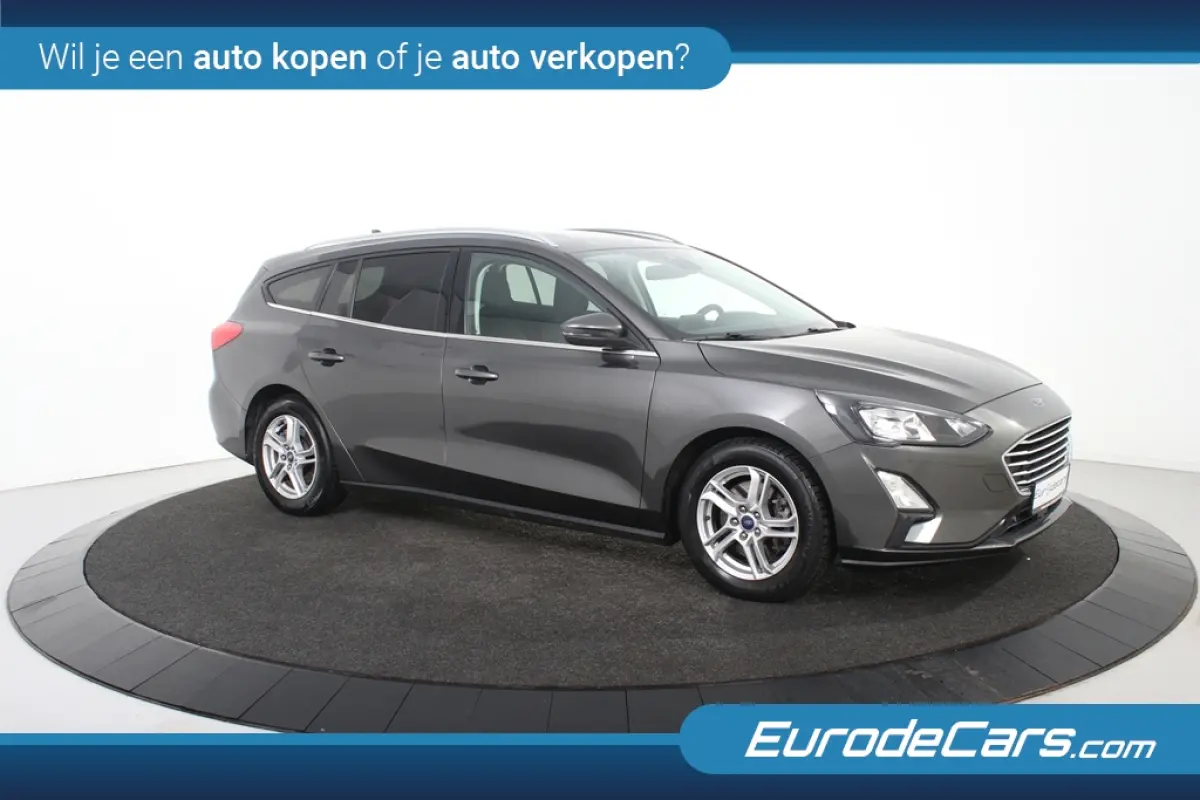 Hybrid Titanium *1ste Eigenaar*Navigatie*Stoelverwarming*Camera*