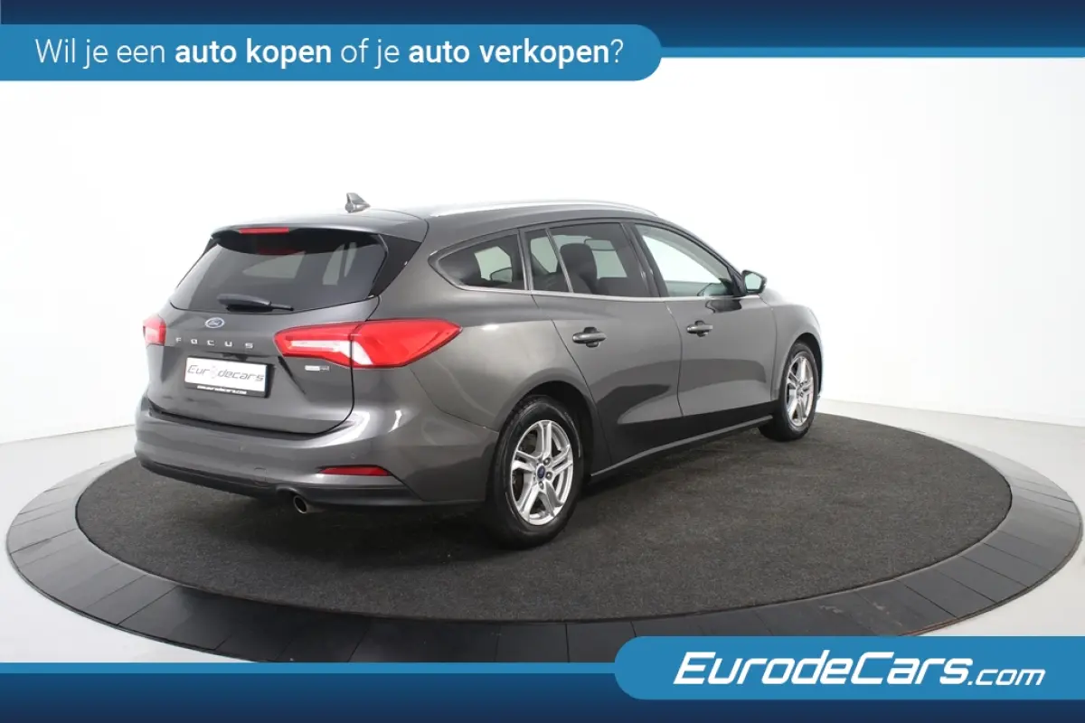 Hybrid Titanium *1ste Eigenaar*Navigatie*Stoelverwarming*Camera*