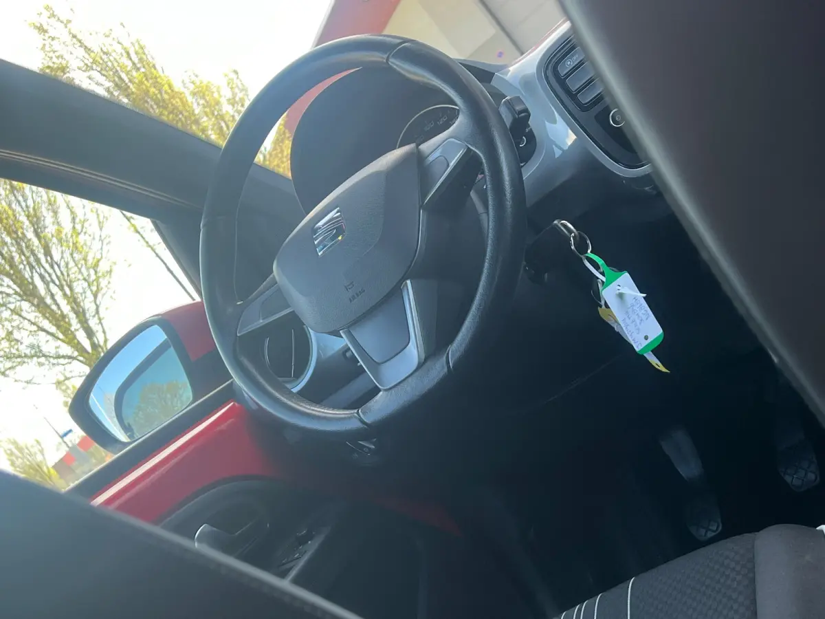1.0 FR-line | Tornado Red | Airco/Bluetooth/LED - Lekker Sportief