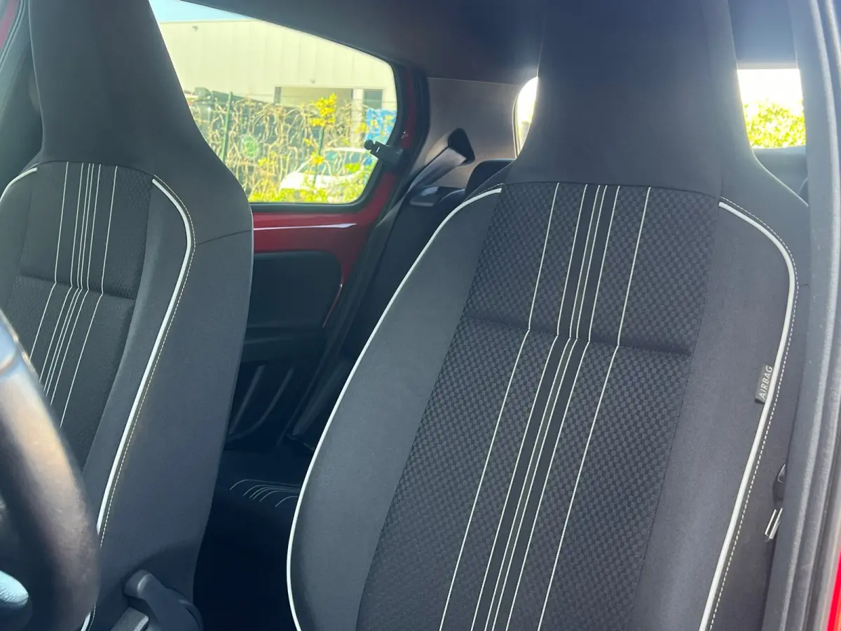 1.0 FR-line | Tornado Red | Airco/Bluetooth/LED - Lekker Sportief