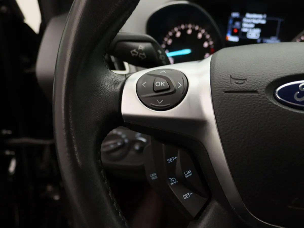 1.5 Titanium 4WD | Trekhaak | Automaat | Navigatie | Climate Control | Stoelverwarming | Voorruitverwarming |
