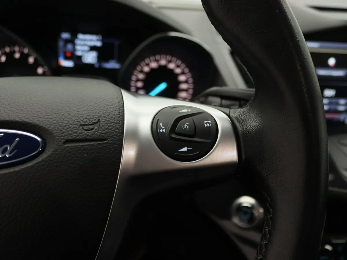 1.5 Titanium 4WD | Trekhaak | Automaat | Navigatie | Climate Control | Stoelverwarming | Voorruitverwarming |