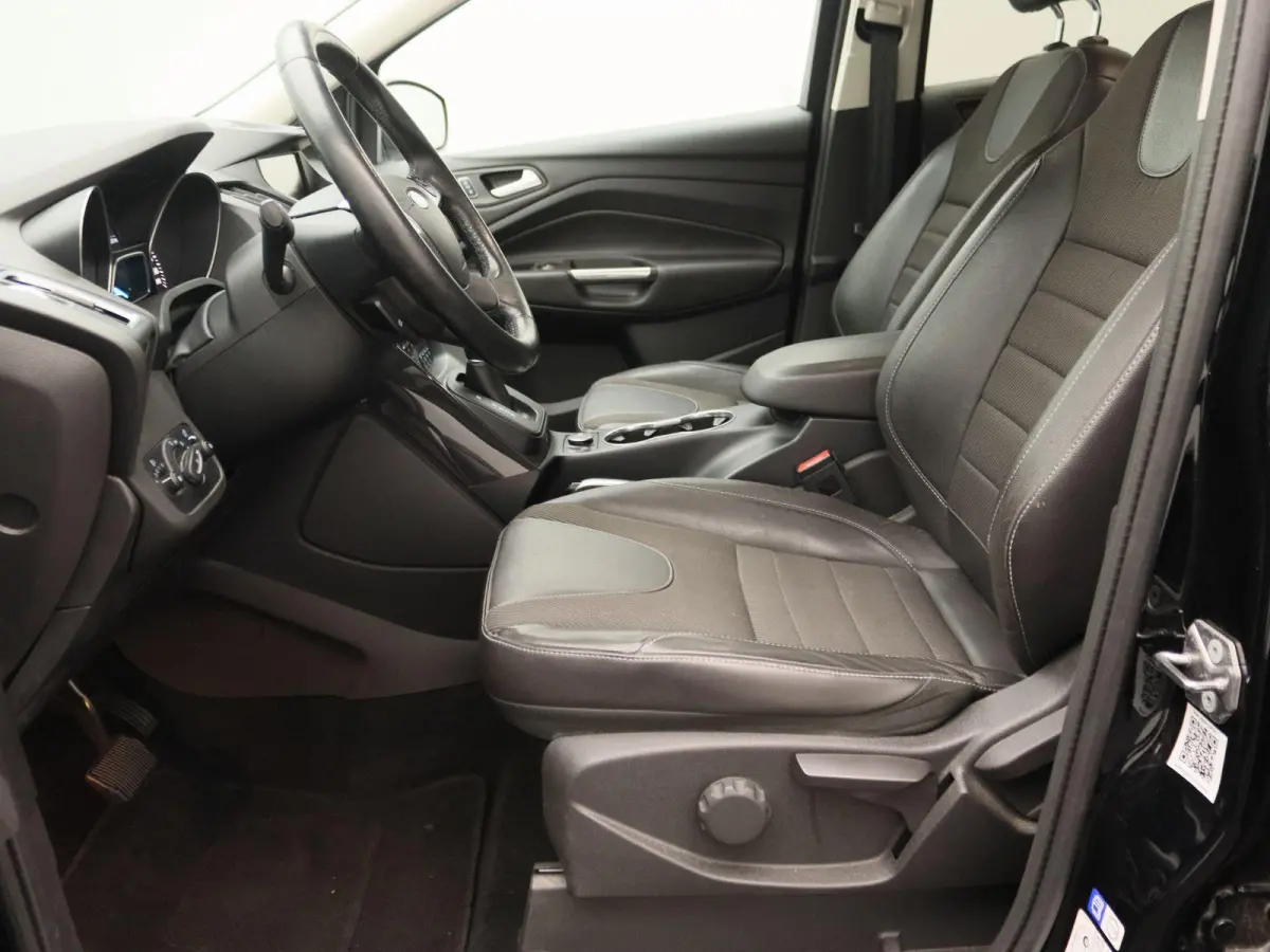 1.5 Titanium 4WD | Trekhaak | Automaat | Navigatie | Climate Control | Stoelverwarming | Voorruitverwarming |