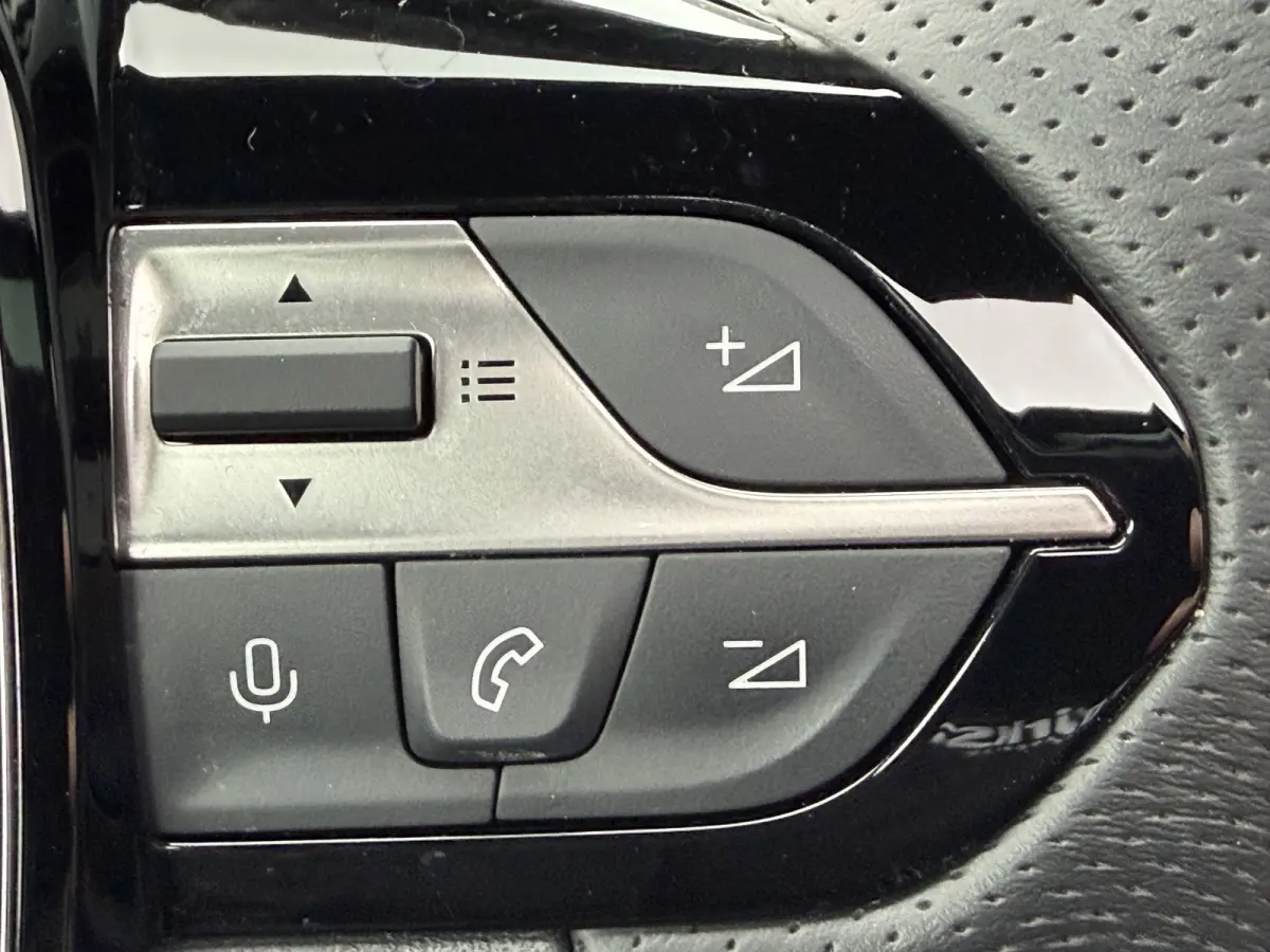 180pk Plug-in Hybrid GT (Elektrisch Schuifdak - Elektrische Klep - Leder/Alcantara incl Stoelverwarming/ geheugen - 360gr Camera - Adaptieve Cruise Controle - Parkeersensoren V+A - LED - Key