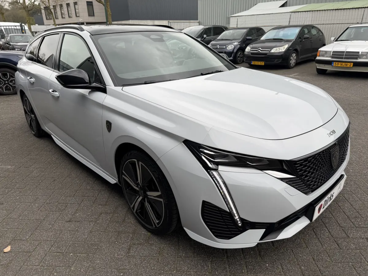 180pk Plug-in Hybrid GT (Elektrisch Schuifdak - Elektrische Klep - Leder/Alcantara incl Stoelverwarming/ geheugen - 360gr Camera - Adaptieve Cruise Controle - Parkeersensoren V+A - LED - Key