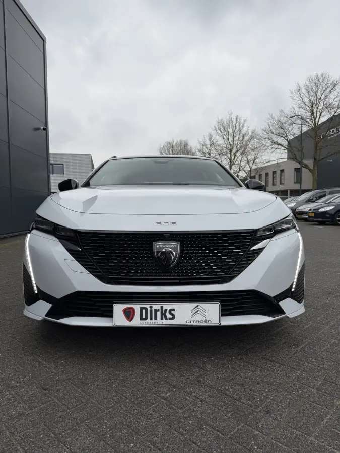 180pk Plug-in Hybrid GT (Elektrisch Schuifdak - Elektrische Klep - Leder/Alcantara incl Stoelverwarming/ geheugen - 360gr Camera - Adaptieve Cruise Controle - Parkeersensoren V+A - LED - Key