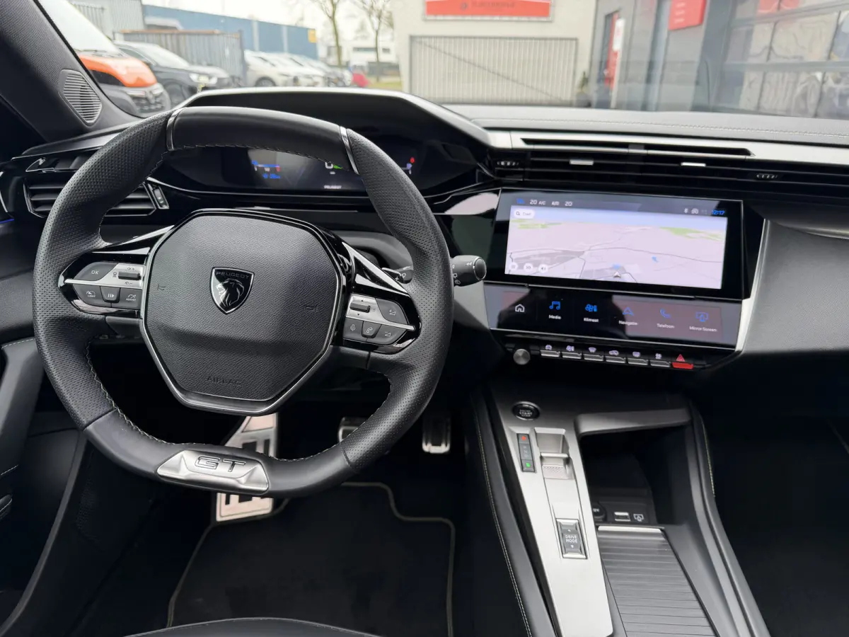 180pk Plug-in Hybrid GT (Elektrisch Schuifdak - Elektrische Klep - Leder/Alcantara incl Stoelverwarming/ geheugen - 360gr Camera - Adaptieve Cruise Controle - Parkeersensoren V+A - LED - Key