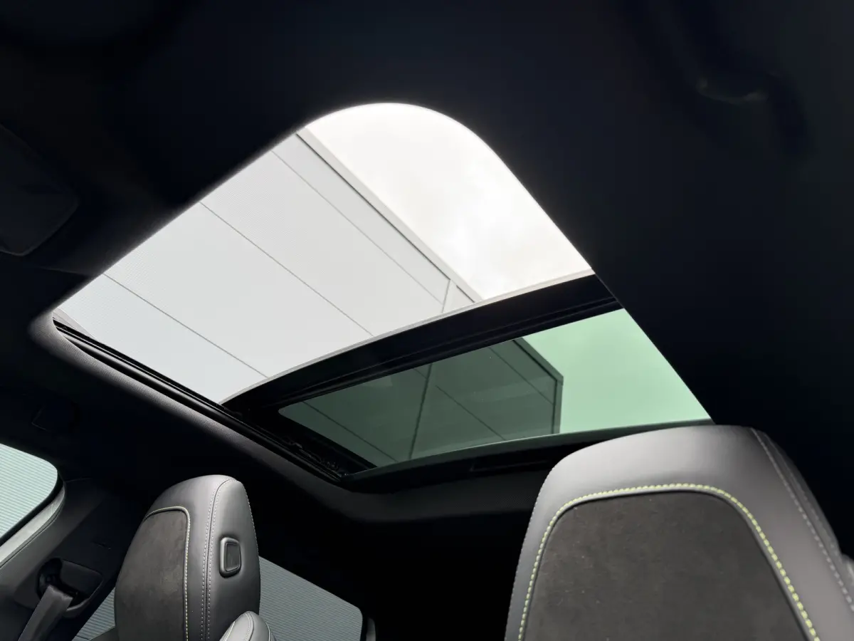 180pk Plug-in Hybrid GT (Elektrisch Schuifdak - Elektrische Klep - Leder/Alcantara incl Stoelverwarming/ geheugen - 360gr Camera - Adaptieve Cruise Controle - Parkeersensoren V+A - LED - Key