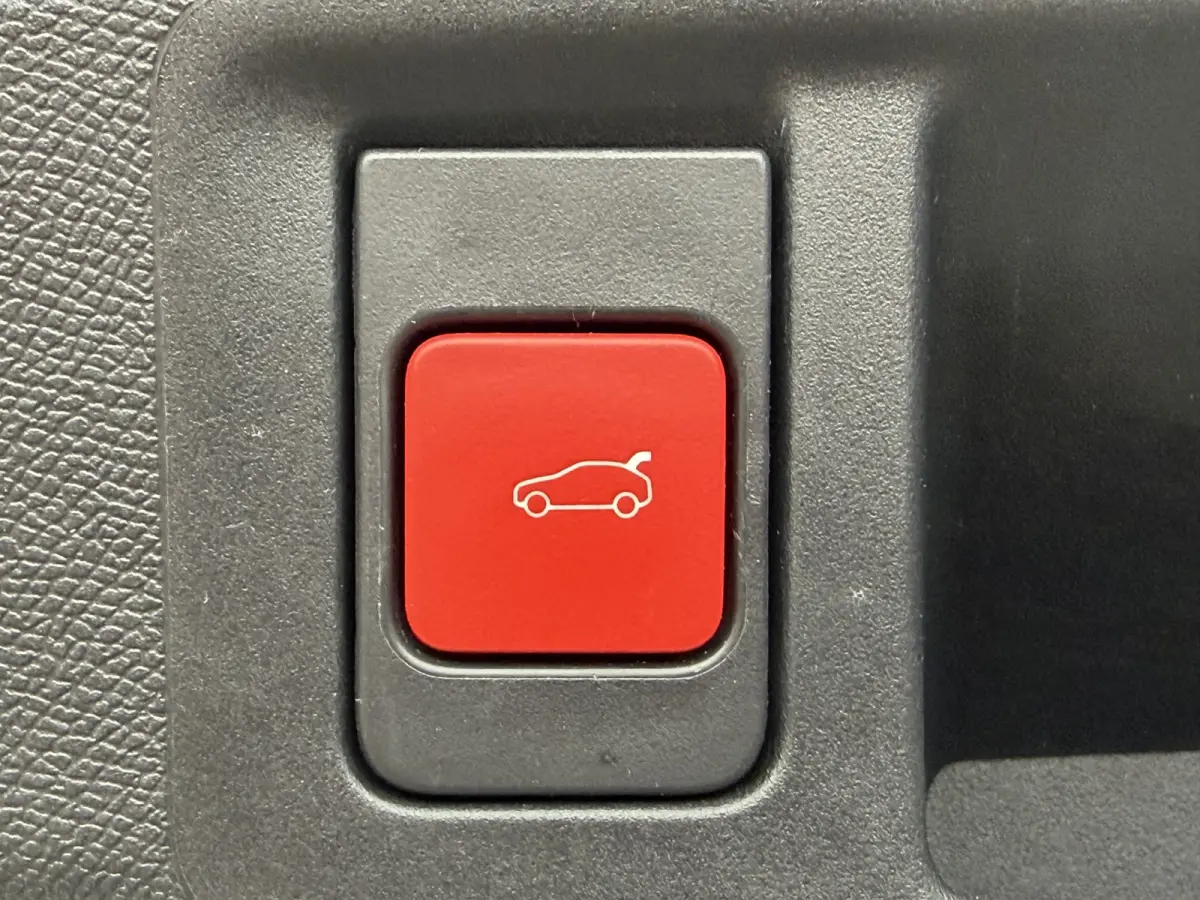 180pk Plug-in Hybrid GT (Elektrisch Schuifdak - Elektrische Klep - Leder/Alcantara incl Stoelverwarming/ geheugen - 360gr Camera - Adaptieve Cruise Controle - Parkeersensoren V+A - LED - Key