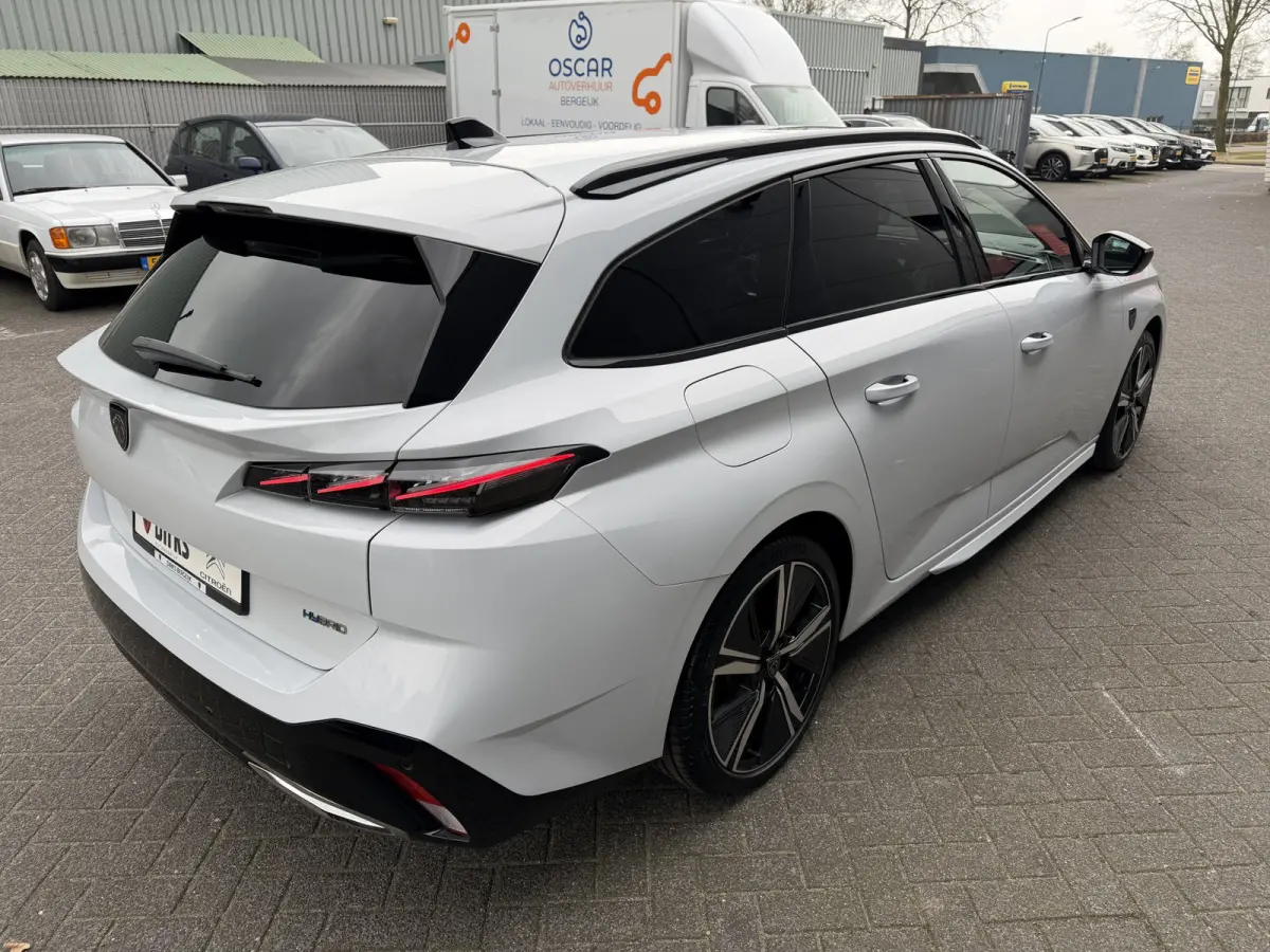 180pk Plug-in Hybrid GT (Elektrisch Schuifdak - Elektrische Klep - Leder/Alcantara incl Stoelverwarming/ geheugen - 360gr Camera - Adaptieve Cruise Controle - Parkeersensoren V+A - LED - Key