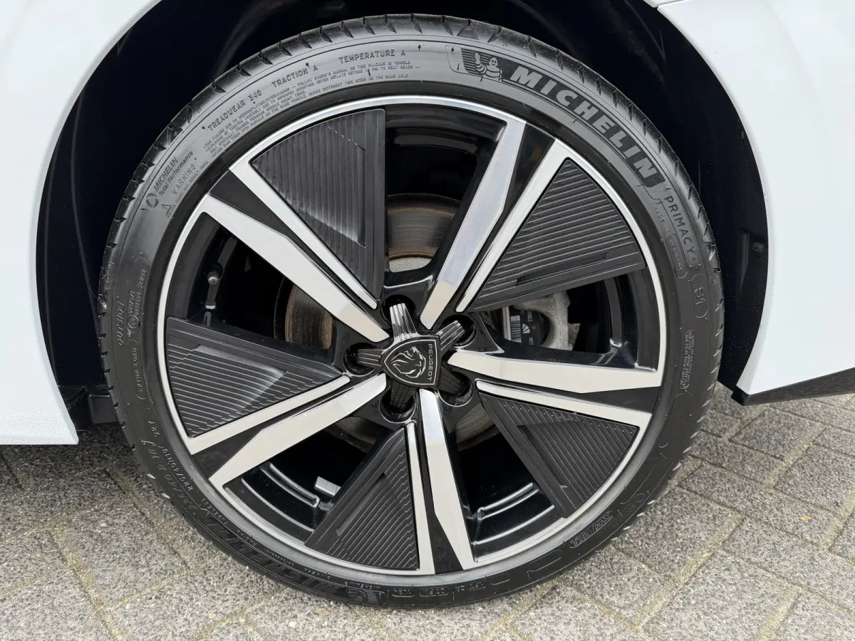 180pk Plug-in Hybrid GT (Elektrisch Schuifdak - Elektrische Klep - Leder/Alcantara incl Stoelverwarming/ geheugen - 360gr Camera - Adaptieve Cruise Controle - Parkeersensoren V+A - LED - Key