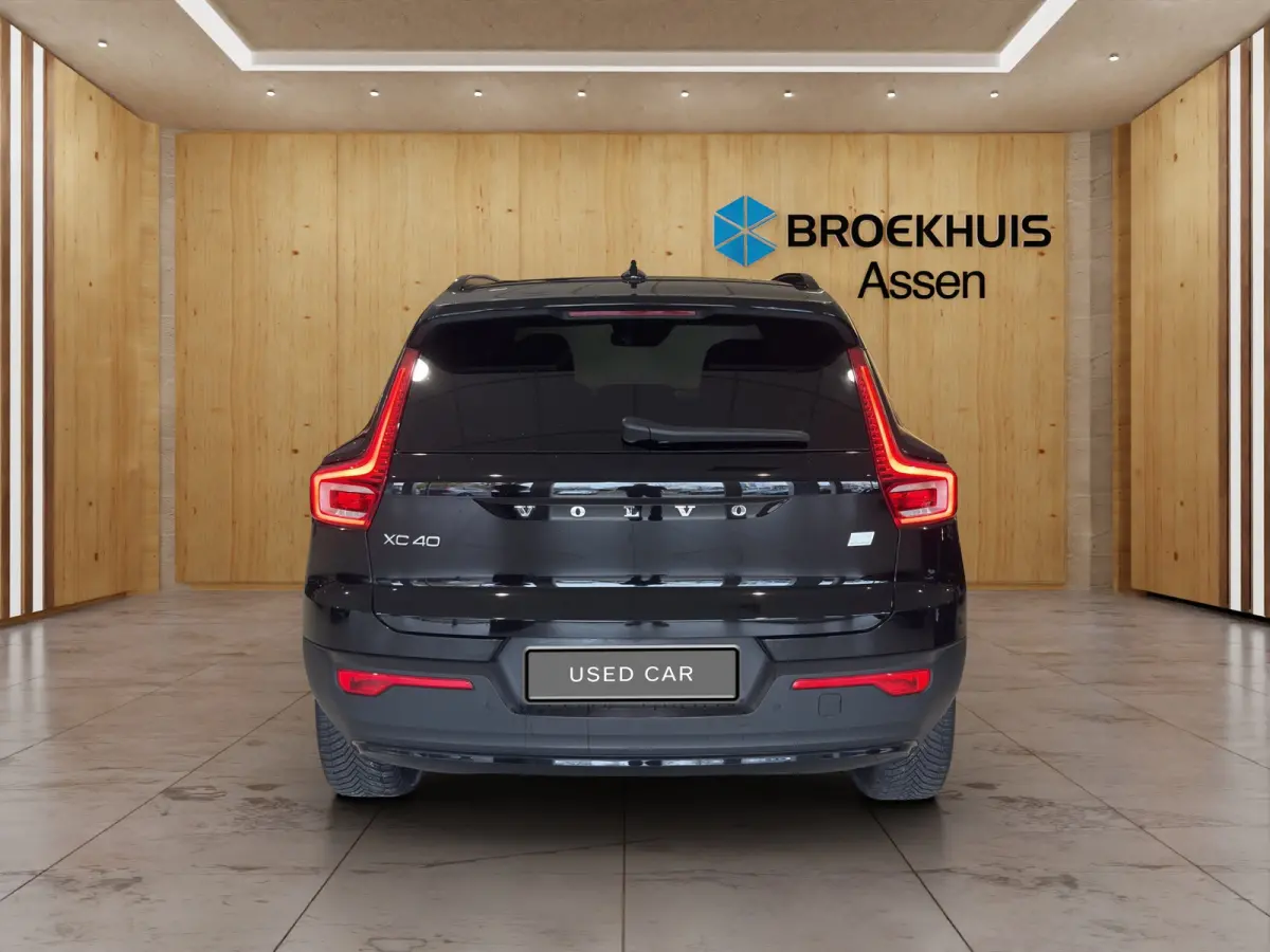 T4 R-Design Expression | BLIS | Trekhaak | Adaptive Cruise Control | Apple / Android Carplay | DAB |