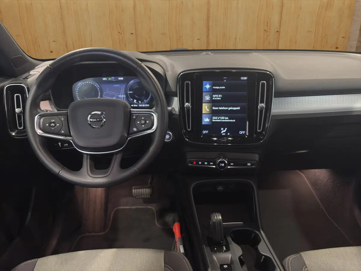 T4 R-Design Expression | BLIS | Trekhaak | Adaptive Cruise Control | Apple / Android Carplay | DAB |