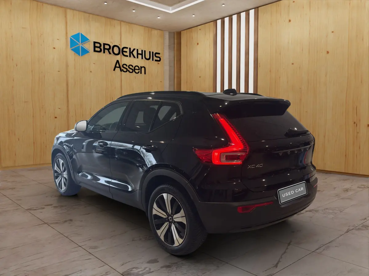 T4 R-Design Expression | BLIS | Trekhaak | Adaptive Cruise Control | Apple / Android Carplay | DAB |