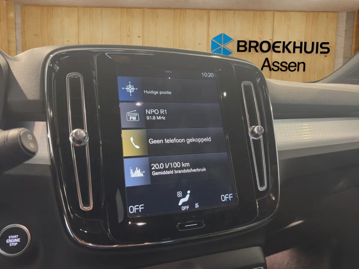 T4 R-Design Expression | BLIS | Trekhaak | Adaptive Cruise Control | Apple / Android Carplay | DAB |