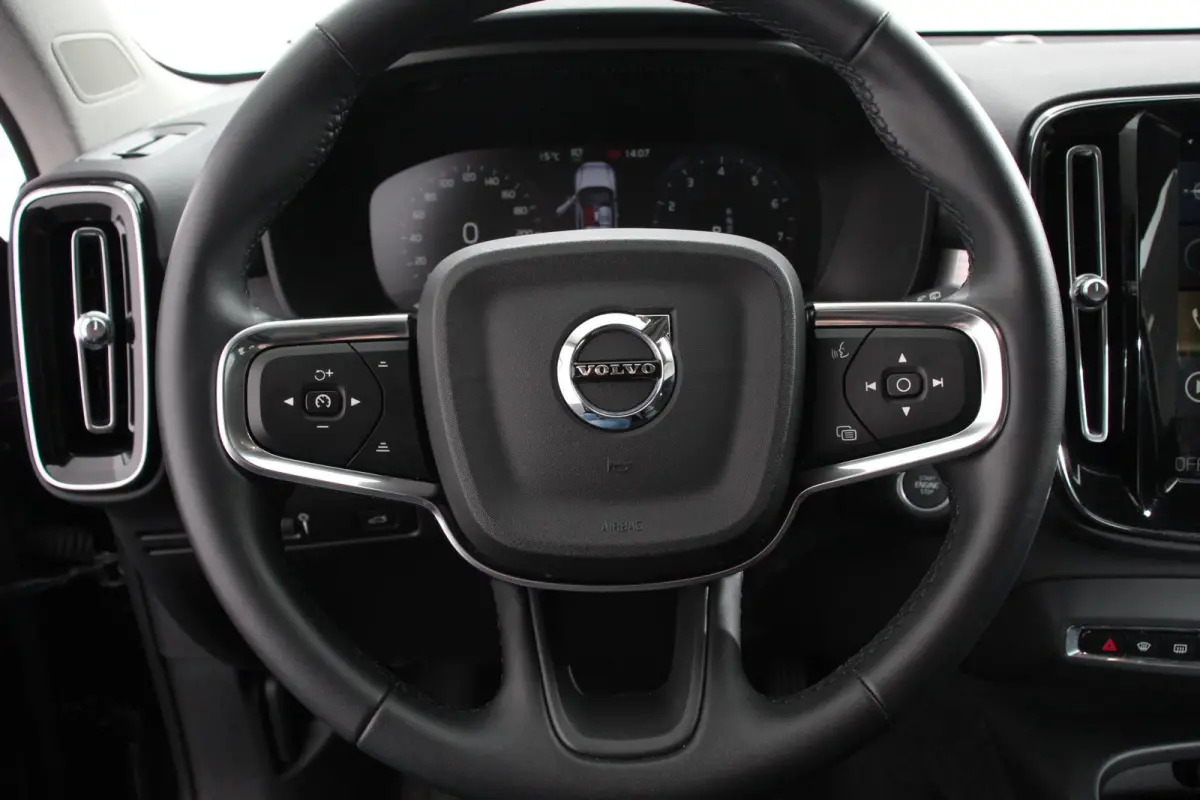 1.5 T3 163 pk Automaat Momentum Navigatie Apple Carplay Android Auto Parkeersensor achter Adaptive Cruise Control Virtual Cockpit Stoelverwarming LED kop- en mistlampen Lane Assist